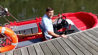 How to operate a motolodka motorboat