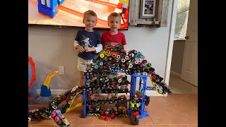 Kids Unboxing, Building and Playing with the new 2022 Monster Jam Garage