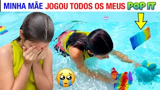 Minha Mãe JOGOU TODOS OS MEUS POP IT e FIDGET TOYS NA PISCINA! NICOLE DUMER