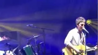 Half The World Away - Noel Gallagher's High Flying Birds, V Festival (2012)