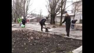 Субботник в парке Красного Луча