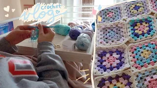 vlog 🌈 yarn haul, a new book, & starting my first project of the year