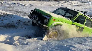 Lada Niva 4x4 Freezing Snow Offroad