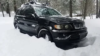 BMW X5 Winter Snow Driving // Off-road Drifting on Snow