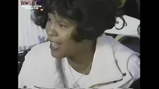 Rare! Pregnant Whitney Houston Spread Some Special Holiday To More Than 500 Homeless Kids in Newark