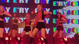 FANCAM] 220804 이달의소녀 (LOONA) 1st World Tour [LOONATHEWORLD] SF Concert The Midway "Pose" Yves Focus