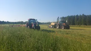 Traktori hajosi kesken niiton, Casella niittoa