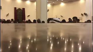 جن يتكلم داخل المسجد و الامام يقرأ القرآن الكريم 😨😨😱😱