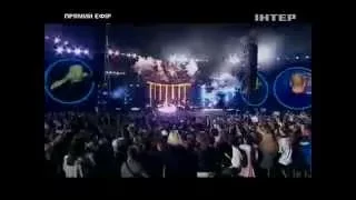 Фани Динамо співають "Київ чекає на гол"