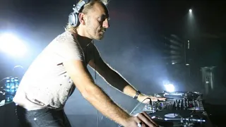 Sven Vath in the mix - Cocoon club Ibiza 2004