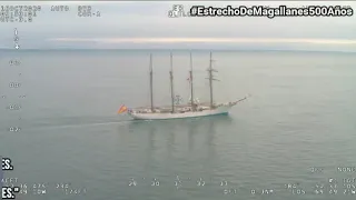 Encuentro entre el Juan Sebastián Elcano y la aviación chilena.