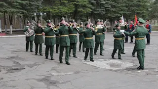 Несокрушимая и легендарная. Военный оркестр.