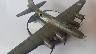 Revell 1/72 B-17F Memphis Belle (Part 3: Riveting the kit)