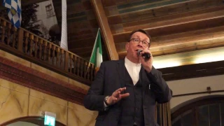 Father Ray Kelly Hallelujah Hofbräuhaus 2017