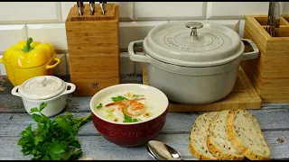 Крем-суп из цветной капусты с креветками.