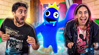 ESTAMOS PRESOS E PRECISAMOS ESCAPAR DO BONECO AZUL no Roblox Rainbow Friends