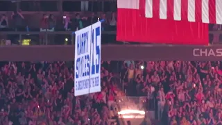 Harry Styles receives banner at MSG & final thank you speech