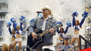 A Patriotic Thanksgiving with Toby Keith and Cowboys