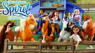 New Spirit Riding Free Horses and Spirit and Lucky Grooming Paddock Unboxing