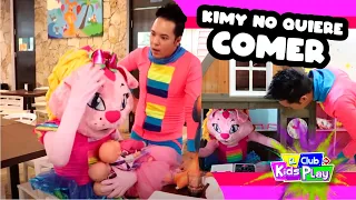 Kimy la Gatita no quiere comer - vamos de paseo / kids play