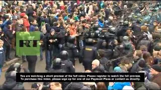Russia: Pussy Riot detained as they rally against Bolotnaya case