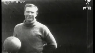 SPORTS / FOOTBALL / SOCCER: Bolton Wanderers F.C. - Pym their goalkeeper (1929)