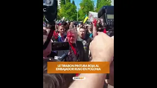 Le tiraron pintura roja al embajador ruso en Polonia