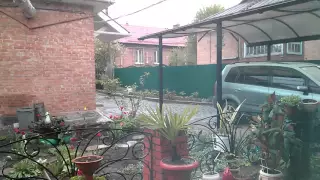 Работа солнечных панелей в дождь.