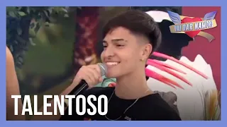 Jovem revela talento musical para impressionar as meninas | Vai Dar Namoro