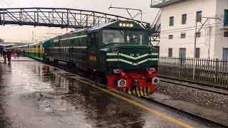 Greenline | The Royal Train of Pakistan Railways Leaves Rawalpindi | Beautiful Rainy Weather