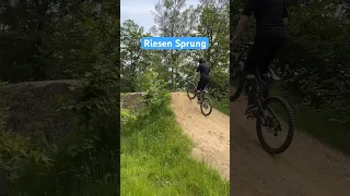 Der Sprung ist groß🔥 #mountainbike #mtb #mtbjumps