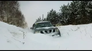 Nissan pathfinder сквозь снег