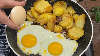 Only 3 ingredients!Add the egg to potatoes It is very simple and delicious! Easy breakfast or dinner