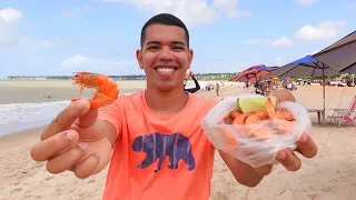 Provando COMIDA DE RUA na orla de João Pessoa