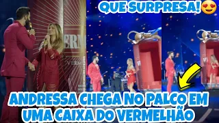 VEJA O  MOMENTO EM QUE ANDRESSA SUITA APARECE NO PALCO SAINDO DE UMA CAIXA DO VERMELHÃO lindo demais