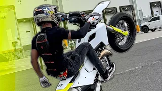 Learning how to wheelie a Supermoto!