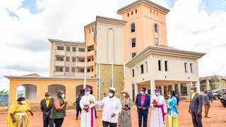 Museveni’s tours Balam Barugahara’s 5-Star Hotel Masindi, commissions Radio 7 and other investments