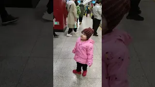 🇨🇳China Metro Station | Pakistani family in China | China Subway 🚇