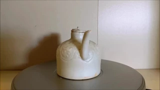 藏澐閣 - 影青印花帶蓋小壺