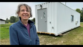 Manitoba community transforms decommissioned pandemic visitation pod into a food bank