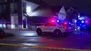 Man shot, killed trying to break into ex-girlfriend’s apartment, deputies say