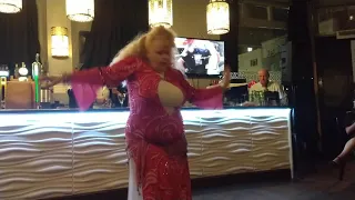 Dancing to Aaskah Dawn Harvey at Rouh Arabi show 2019