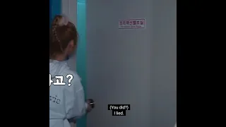 Jihyo pranked Sana after locking the door 🚪😂😂  #Shorts #TWICE