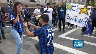 Scudetto Inter, proposta di matrimonio in Piazza Duomo: il «sì» tra cori e bandiere nero-azzurre