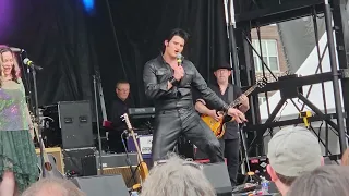 Jailhouse Rock (68 special version): Elvis tribute at abbey road on the river