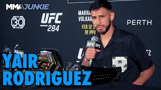 Yair Rodriguez Hopes To Unify Titles With Volkanovski In Mexico, Expects Striking Battle | UFC 284