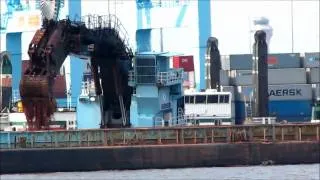 Liebherr 995 excavator dredging [HD]