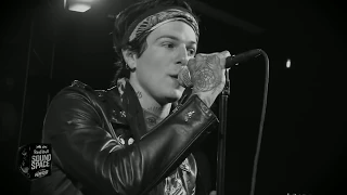 The Neighbourhood - Honest (Lyric Video)