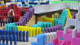 COLORFUL DOMINO CHAOS (10,000 dominoes)