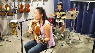 父亲(Fu Qin)筷子兄弟 - Guitar & Drum Duo by Alina & Amelina